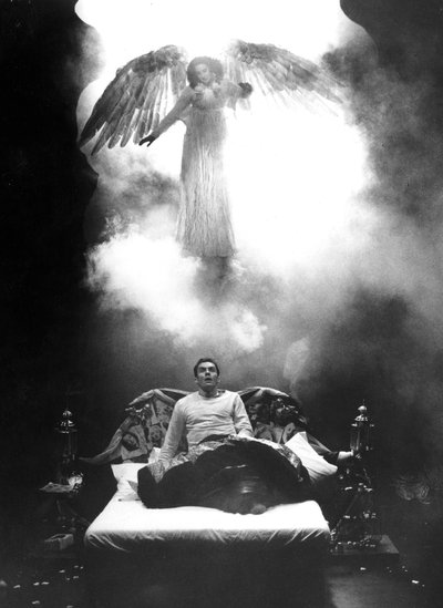 Engel in Amerika, geschrieben von Tony Kushner von John Haynes