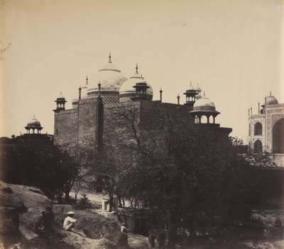 Taj Mahal, Rückansicht des Ruhehauses, mit Figur, ca. 1858-1862 von John Murray