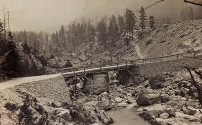 Album "Meine Weltkriegs-Erinnerungen Südwestfront (Kärnten, Italien, Südtirol) 31.03.1915-12.11.1918 - Josef Zohles Wien": Militärbrücke über den Fluss (s/w Foto) von Josef Zohles