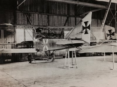 Album "Meine weltkriegs - Erinnerungen Südwestfront (Kärnten, Italien, Südtirol) 31/03/1915-12/11/1918 - Josef Zohles Wien": Österreichische Fluglinie von Josef Zohles