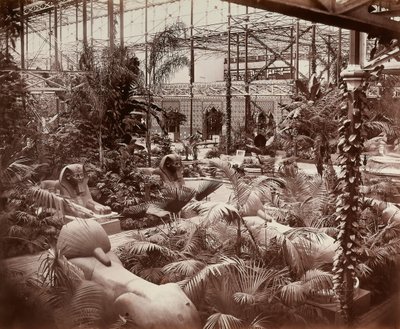 Der Kristallpalast in London: der tropische Bereich, ca. 1870 (s/w Foto) von Joseph Paxton