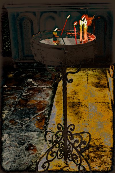 Andachtskerzen, aus der Serie Kirche des Heiligen Grabes, 2016 von Joy Lions