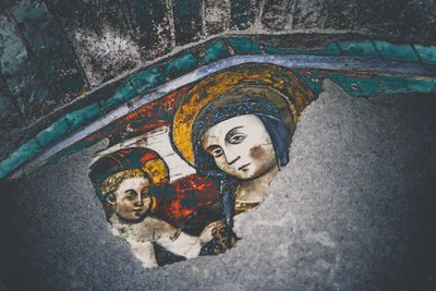 Madonna und Kind, aus der Serie Maria und Jesus in Savonna, 2015 von Joy Lions