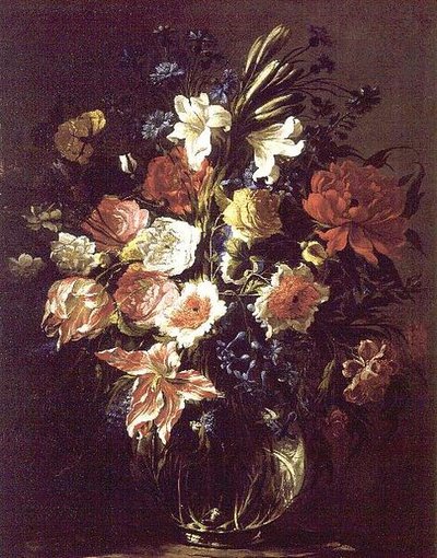 Lilien, Pfingstrosen, Tulpen, Kornblumen und andere Blumen in einer Glasvase auf einem Sockel von Juan de Arellano