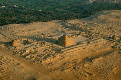 Ägypten; Archäologie; Altes Reich; Saqqara; Pyramide Djoser, Stufenpyramide, 3. Dynastie von Kenneth Garrett