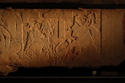 Tempel 21 Thronbank, Schnitzerei von König Akhal Mo Nab, Palenque, Mexiko, 2005 von Kenneth Garrett