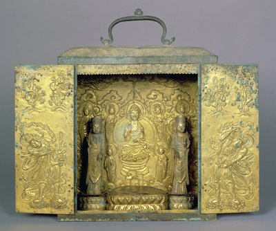 Tragbarer buddhistischer Schrein mit zwei stehenden Bodhisattvas, einer buddhistischen Triade und einer Wächterfigur, Koryo-Dynastie von Korean School