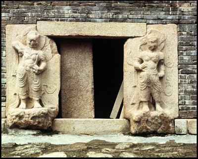 Zwei Wächter, von der Pagode von Pun Hwangsa von Korean School