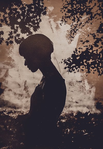 Nachdenkliche Frauensilhouette von Kurosaki Sangan