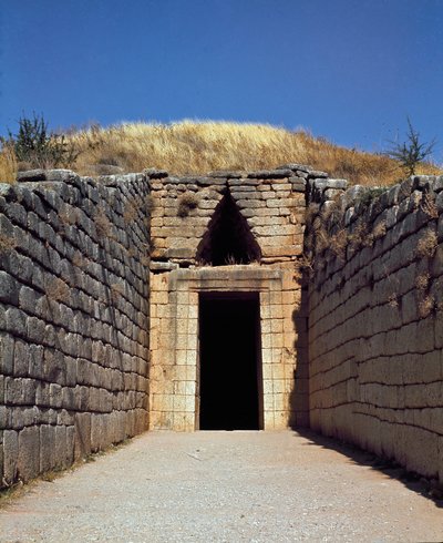 Eingang des Grabes von Agamemnon, genannt „Schatzhaus des Atreus“: Ort der antiken Stadt Mykene, Peloponnes (1500-1100 v. Chr.) Griechenland von Late Helladic Period Mycenaean
