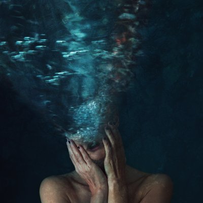 Tiefblaue Melancholie von Laura Benvenuti