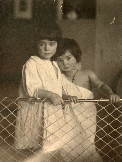 Porträt von zwei Kindern, spätes 19. oder frühes 20. Jahrhundert von Leonid Andreyev