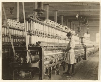 Vierzehnjähriger Spinner, Brazos Valley Cotton Mill, West Texas von Lewis W. Hine