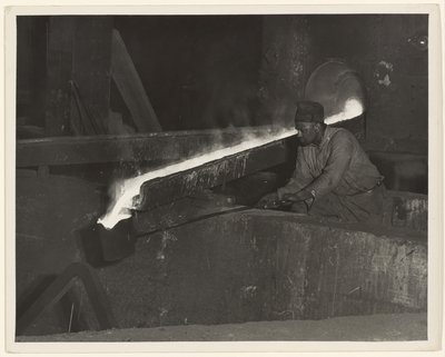 [Gehilfe des Formers, Baldwin Lokomotivwerke, Eddystone, Pennsylvania] von Lewis W. Hine