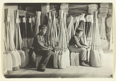 Jungen im Verpackungsraum, Brown Mfg. Company, Evansville, Ind. von Lewis Wickes Hine