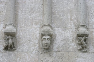 Russland, Wladimir, Bogoljubowo. Skulptierte Dekorationen der Kirche der Fürbitte der Heiligen Jungfrau am Fluss Nerl von Unbekannt Unbekannt