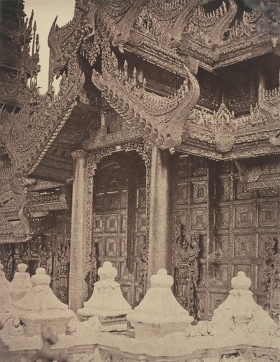 Amerapoora: Tür des Pyathat im Osten des Maha-too-lo-Bounghian Kyoung von Linnaeus Tripe