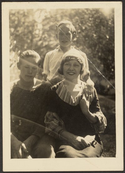 [Florence und ihre beiden Jungen] von Louis Fleckenstein