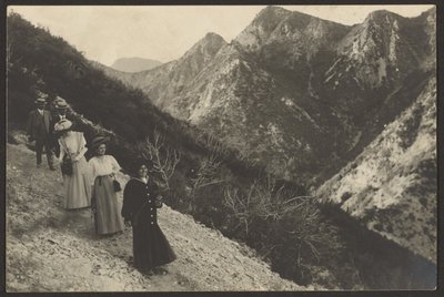 [Spaziergang in einer Berglandschaft] von Louis Fleckenstein