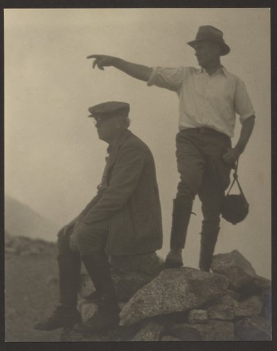 [Zwei nach links blickende Männer, Old Baldy Peak] von Louis Fleckenstein