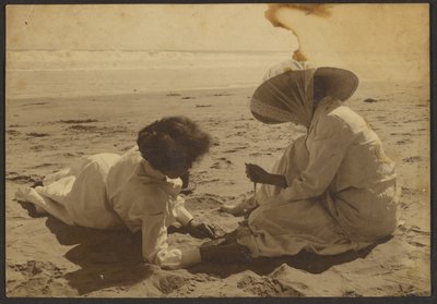 [Frauen, die am Strand faulenzen] von Louis Fleckenstein