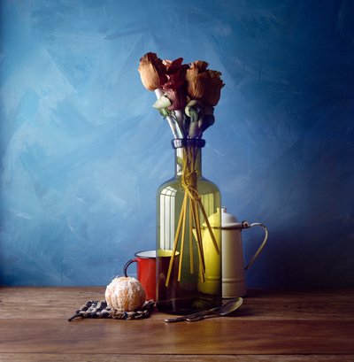 Getrocknete Blumen und Orange von Luiz Laercio