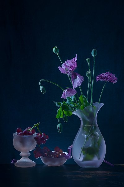 Stimmungsvolle Mohnblumen und Früchte von Lydia Jacobs