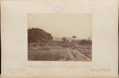 Rotes Tor mit Blick auf die Berge von Tijuca von Marc Ferrez