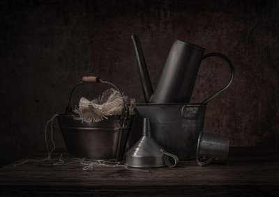 Rustikales Metall Stillleben von Margareth Perfoncio