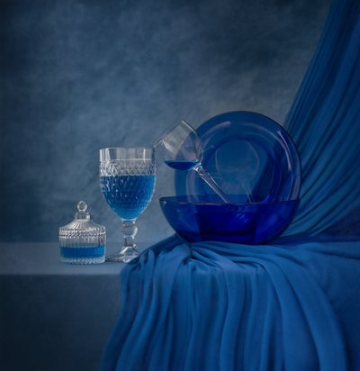 Saphirblaues Stillleben von Margareth Perfoncio