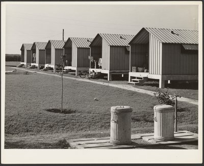 Unterkünfte für wandernde Gemüseernter, Osceola Arbeitslager, gebaut von FSA, Belle Glade, Florida von Marion Post Wolcott