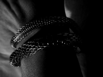 Metall und Haut von Martina Konitzky