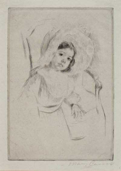 Margot mit einem schlaffen Hut, die sich an einen Stuhl lehnt von Mary Cassatt