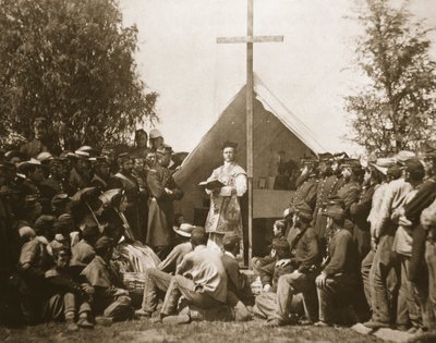 Pater Thomas H. Mooney leitet die Sonntagsmesse, 69. New Yorker Infanterieregiment, 1861 (Photogravur) von Mathew B. Brady