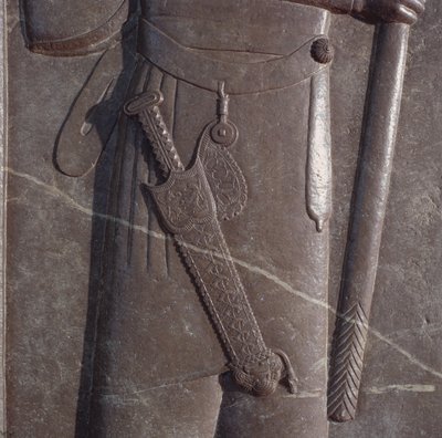 Schnitzerei des Schwertes des Waffenträgers von Xerxes, Relief in der Audienzhalle von Persepolis von Median School
