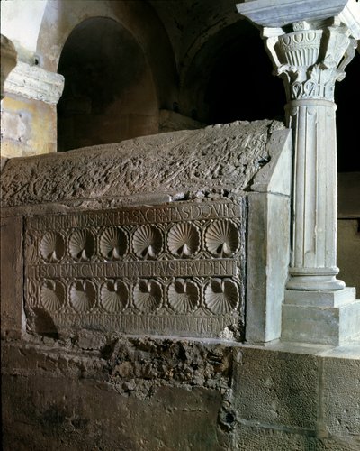 Merowingische Kunst: Kenotaph der Äbtissin Theodechilde (oder Telchide) (gestorben 662 n. Chr.) von Merovingian