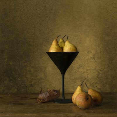 Stimmungsvolle goldene Birnen von Monique van Velzen