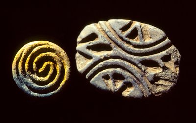 Gebackene Tonsiegel wurden in Çatalhöyük in Zentralanatolien ausgegraben von Nathan Benn