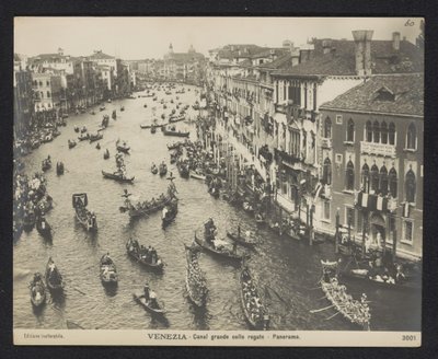 Gondeln auf dem Canal Grande in Venedig von Neue Photographische Gesellschaft