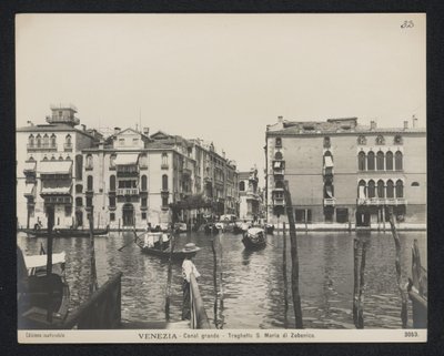 Fähren zur Chiesa di Santa Maria del Giglio in Venedig von Neue Photographische Gesellschaft