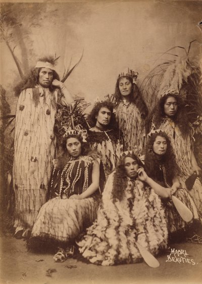 Maori-Frauen aus Neuseeland (s/w Foto) von New Zealand Photographer
