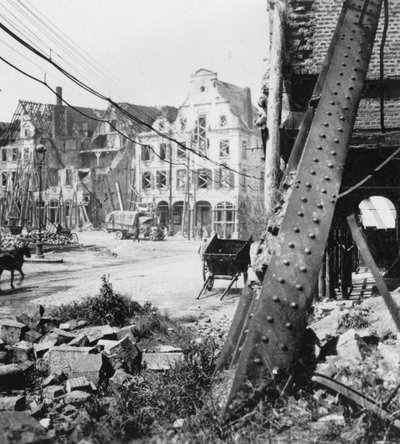 Der Große Platz, Arras, Frankreich, Erster Weltkrieg, ca. 1914-ca. 1918 von Nightingale and Co