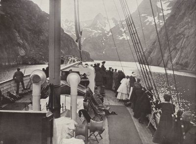 Touristen-Dampfer im Troldfjord von Norwegian Photographer