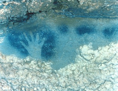 Handschablone, aus dem oberen Teil des Gefleckten Pferde-Panels, Spätpaläolithikum, Solutréen-Kultur, ca. 22000-18000 v. Chr. von Paleolithic Paleolithic