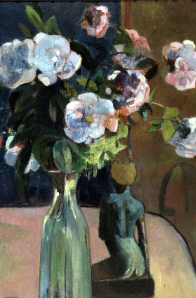 Stillleben mit Statuette, oder Rosen und Statuette von Paul Gauguin