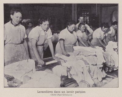 Waschfrauen in einer Wäscherei in Paris von Paul Géniaux