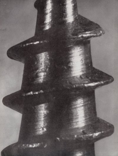 Gewinde einer kleinen Schraube von Paul Henning
