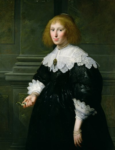 Porträt einer Dame, die eine Uhr hält von Paulus Moreelse