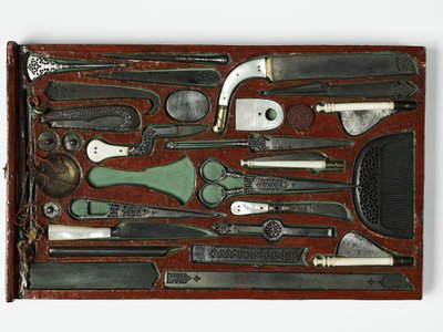 Werkzeugkasten, der die Heilige Familie darstellt, ca. 1830 von Persian School
