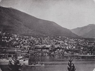 Nelson, vom Kootenay River aus gesehen von Photographer Canadian